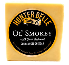 Load image into Gallery viewer, Hunter Belle Ol&#39; Smokey Cheddar 140g*

